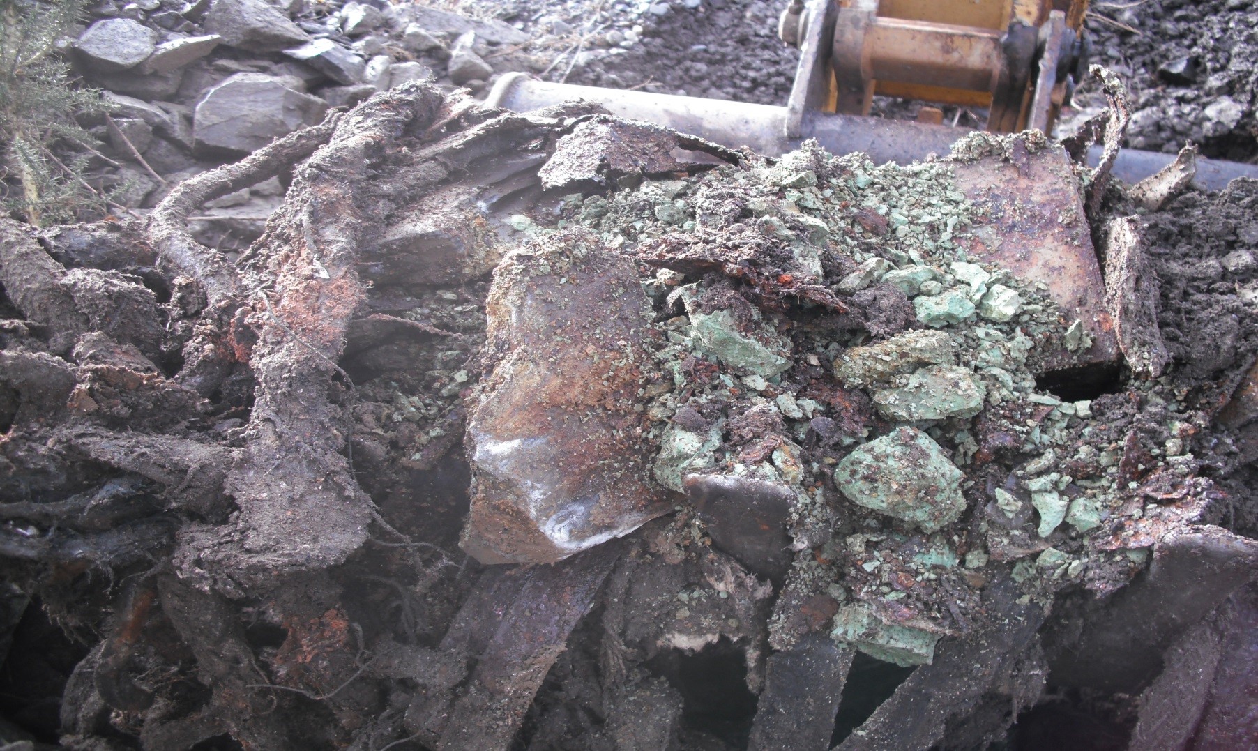 Buried Asbestos Textile & Raw Insulation (Blue).jpg